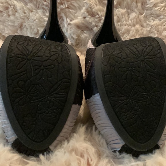 Lady Luxe Heels 👠 BNWOT - Picture 6 of 8